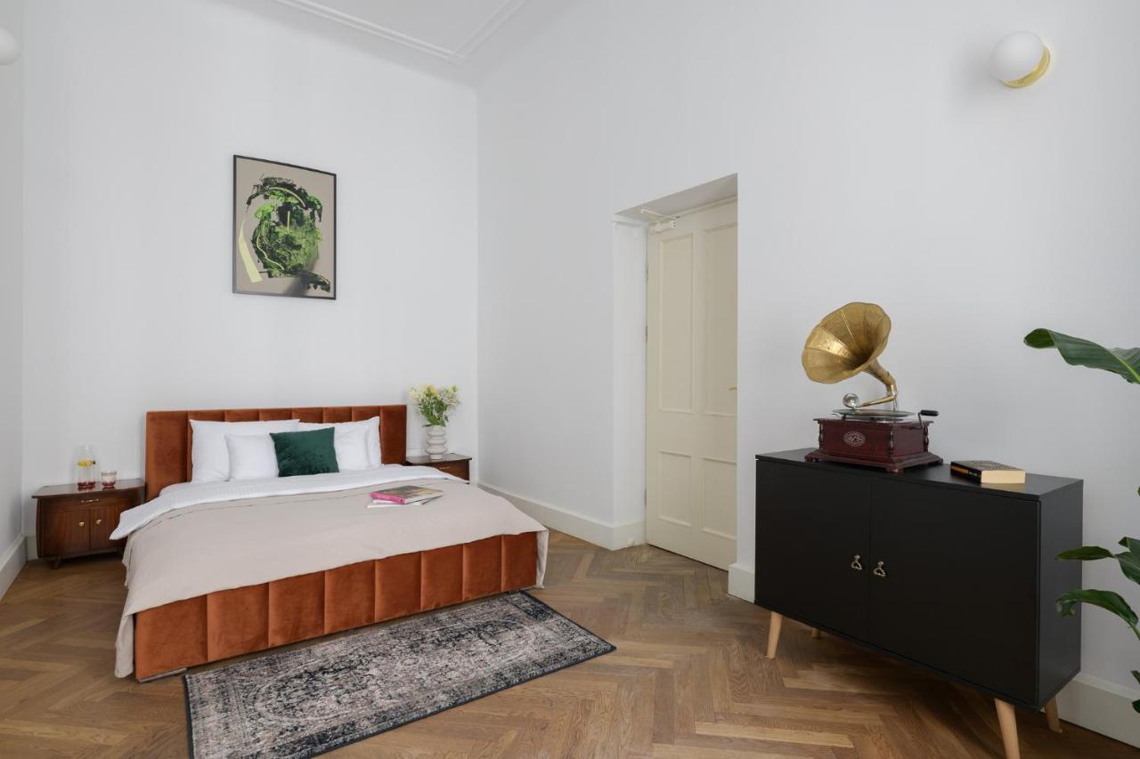 Oomph Koszyki Luxurious Apartments Warszawa Eksteriør billede