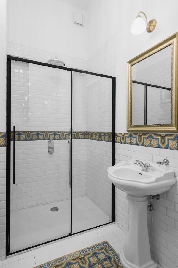 Oomph Koszyki Luxurious Apartments Warszawa Eksteriør billede